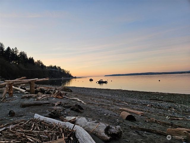 15 U Snoqualmie Avenue, Hat Island, WA 98206