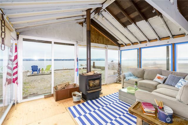 15 U Snoqualmie Avenue, Hat Island, WA 98206