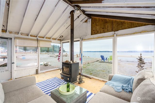 15 U Snoqualmie Avenue, Hat Island, WA 98206