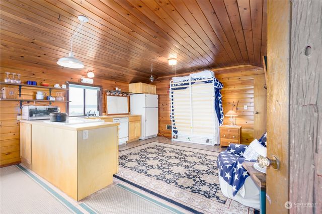 15 U Snoqualmie Avenue, Hat Island, WA 98206