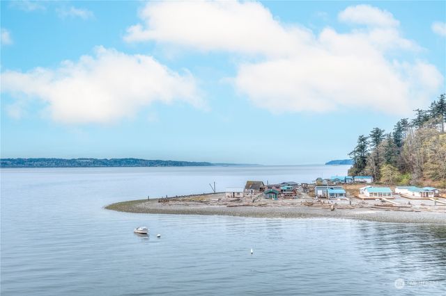 15 U Snoqualmie Avenue, Hat Island, WA 98206