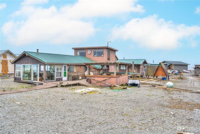 15 U Snoqualmie Avenue, Hat Island, WA 98206