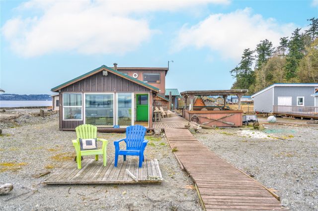 15 U Snoqualmie Avenue, Hat Island, WA 98206