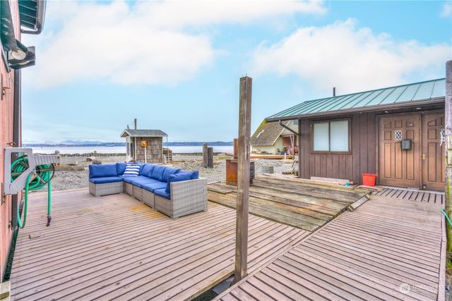 15 U Snoqualmie Avenue, Hat Island, WA 98206