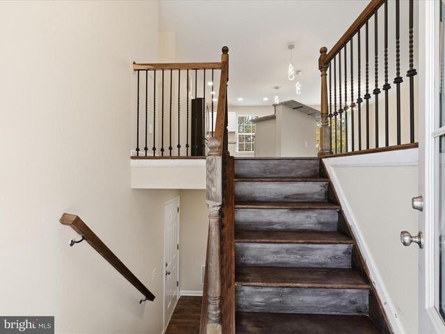 3281 RUSSEL RUN RD, Locust Grove, VA 22508