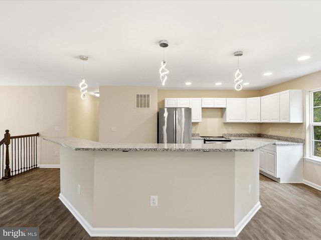 3281 RUSSEL RUN RD, Locust Grove, VA 22508