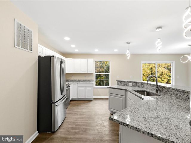 3281 RUSSEL RUN RD, Locust Grove, VA 22508