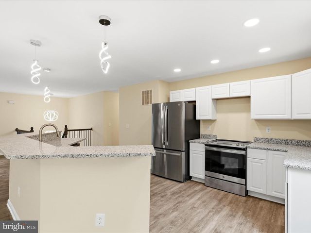 3281 RUSSEL RUN RD, Locust Grove, VA 22508