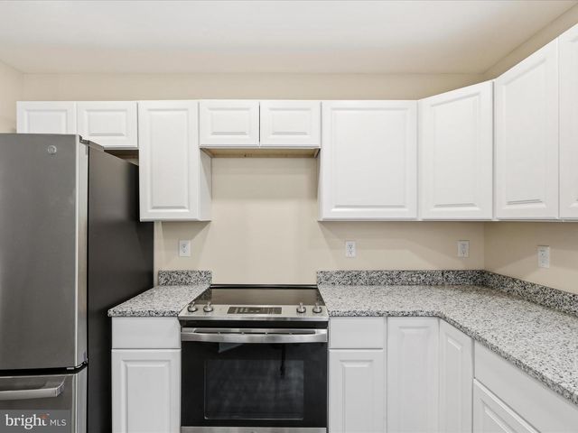 3281 RUSSEL RUN RD, Locust Grove, VA 22508