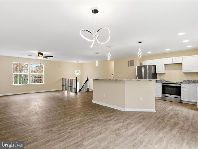 3281 RUSSEL RUN RD, Locust Grove, VA 22508