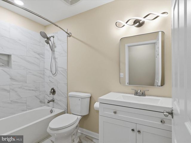 3281 RUSSEL RUN RD, Locust Grove, VA 22508