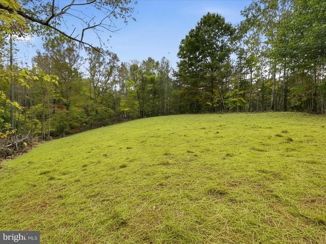 3281 RUSSEL RUN RD, Locust Grove, VA 22508