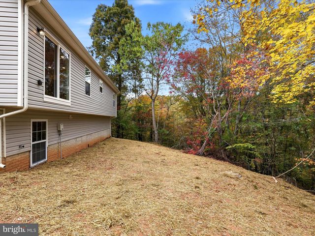 3281 RUSSEL RUN RD, Locust Grove, VA 22508