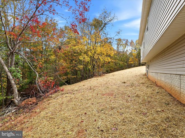 3281 RUSSEL RUN RD, Locust Grove, VA 22508