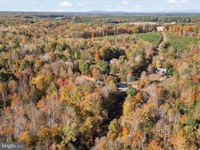 3281 RUSSEL RUN RD, Locust Grove, VA 22508