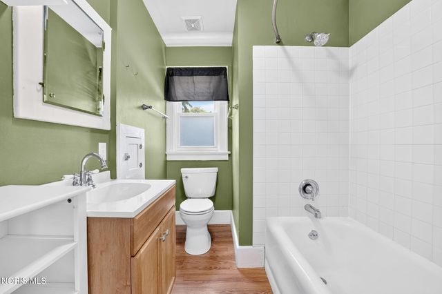 303 E William Street, Maumee, OH 43537