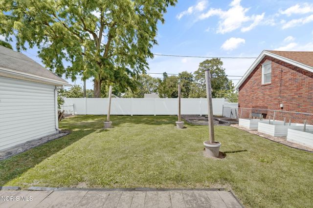 303 E William Street, Maumee, OH 43537