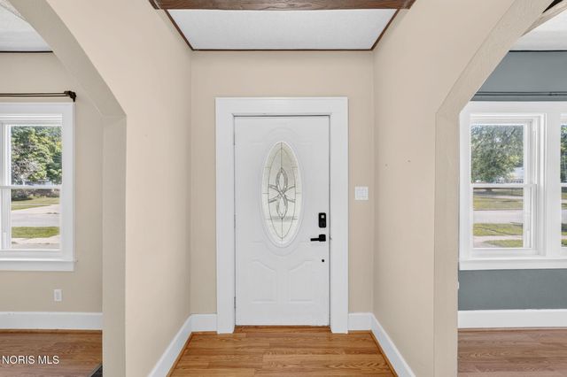 303 E William Street, Maumee, OH 43537