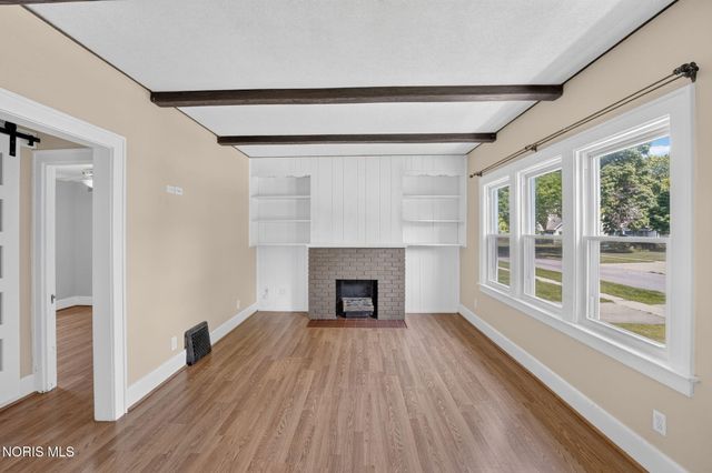 303 E William Street, Maumee, OH 43537
