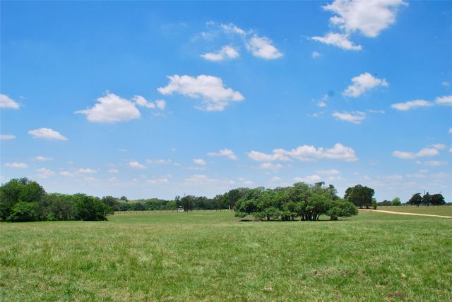 2170 Langdon Road, Weimar, TX 78962