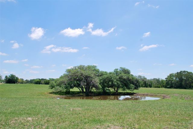 2170 Langdon Road, Weimar, TX 78962