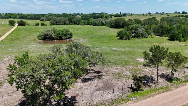 2170 Langdon Road, Weimar, TX 78962