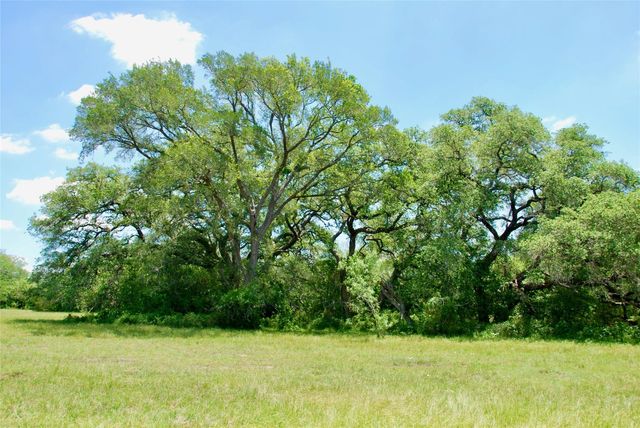 2170 Langdon Road, Weimar, TX 78962