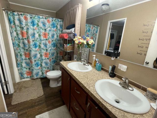 601 Auburn Road, Glennville, GA 30427