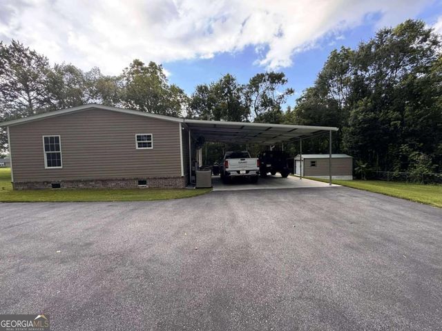 601 Auburn Road, Glennville, GA 30427