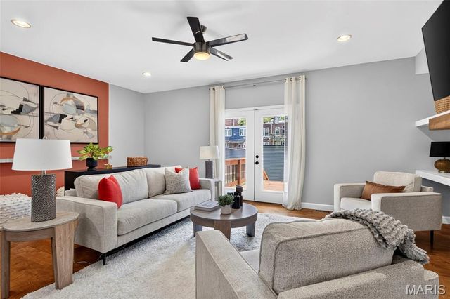 2022 Geyer Avenue, St Louis, MO 63104