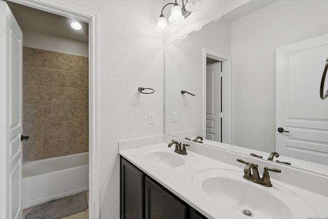 27418 Valle Blf, Boerne, TX 78015