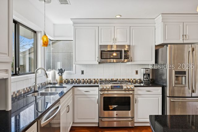 35 Stable Gate Rd, Hilton Head Island, SC 29926