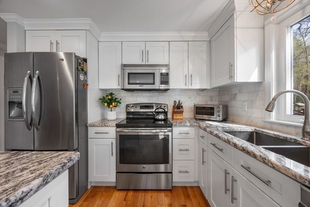 21 Many Oaks Cir, Yarmouth, MA 02675