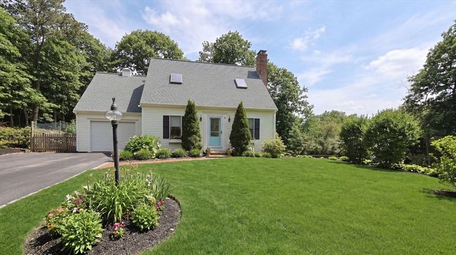 21 Many Oaks Cir, Yarmouth, MA 02675