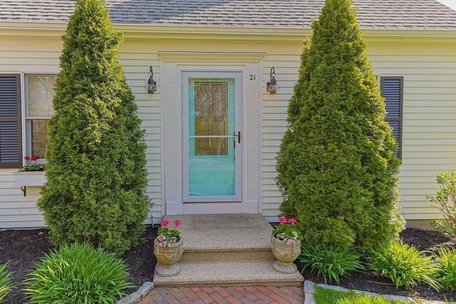 21 Many Oaks Cir, Yarmouth, MA 02675