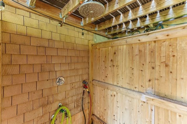 21 Many Oaks Cir, Yarmouth, MA 02675