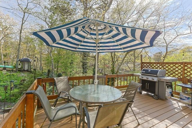 21 Many Oaks Cir, Yarmouth, MA 02675