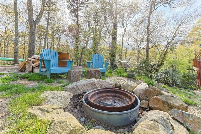 21 Many Oaks Cir, Yarmouth, MA 02675