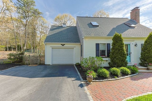 21 Many Oaks Cir, Yarmouth, MA 02675