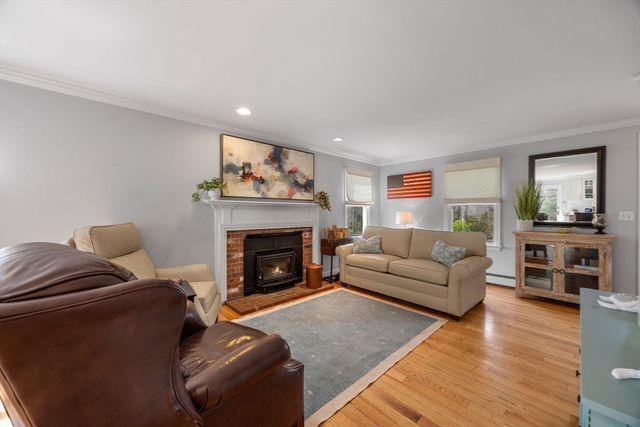 21 Many Oaks Cir, Yarmouth, MA 02675