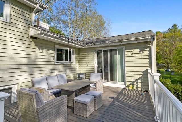 75 Perry Avenue, Lynnfield, MA 01940