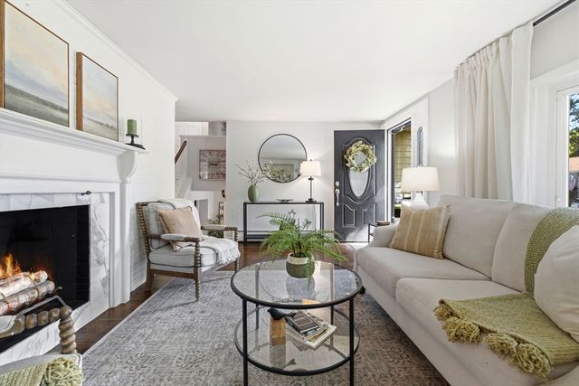 75 Perry Avenue, Lynnfield, MA 01940