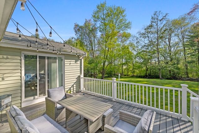 75 Perry Avenue, Lynnfield, MA 01940