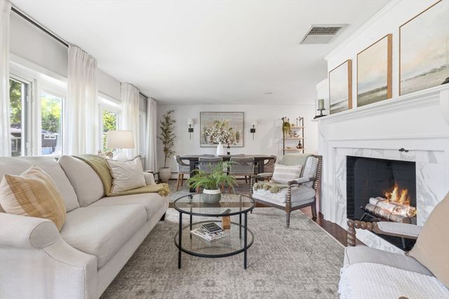 75 Perry Avenue, Lynnfield, MA 01940