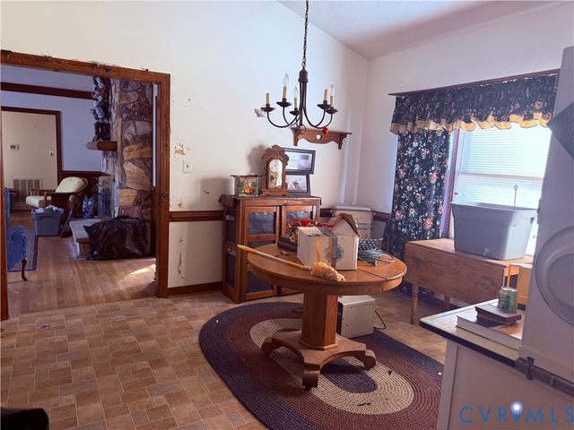 9045 Tate Ln, Hanover, VA 23116