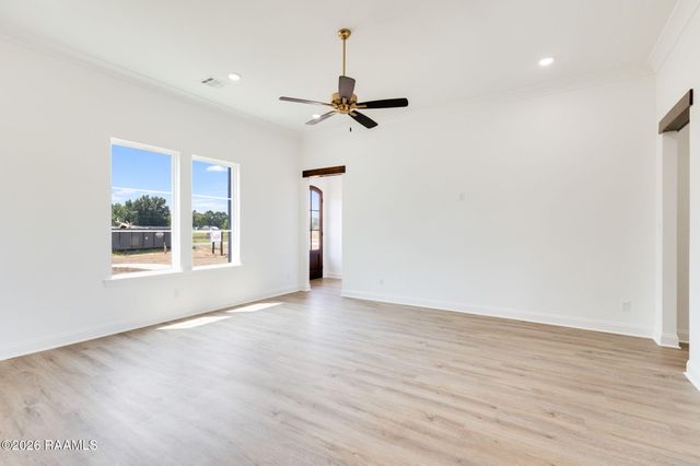 125 Chase Drive, Scott, LA 70583