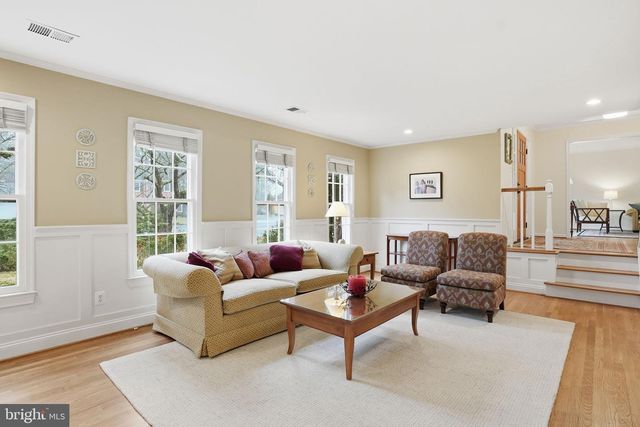 6 THORBURN PL, Gaithersburg, MD 20878