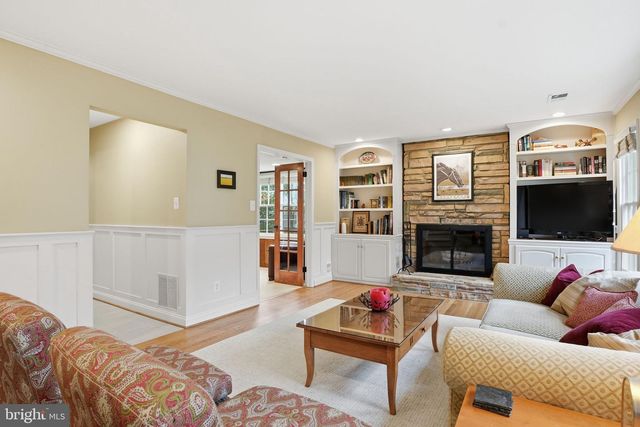 6 THORBURN PL, Gaithersburg, MD 20878