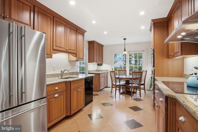 6 THORBURN PL, Gaithersburg, MD 20878