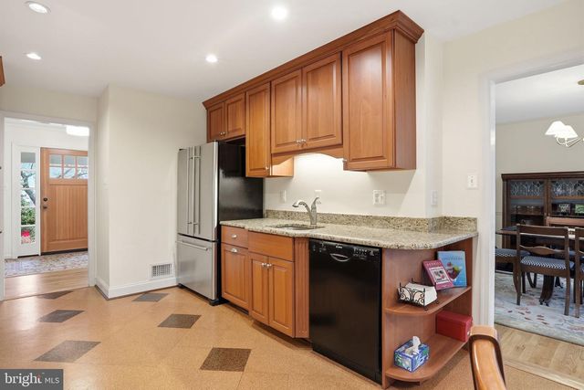 6 THORBURN PL, Gaithersburg, MD 20878